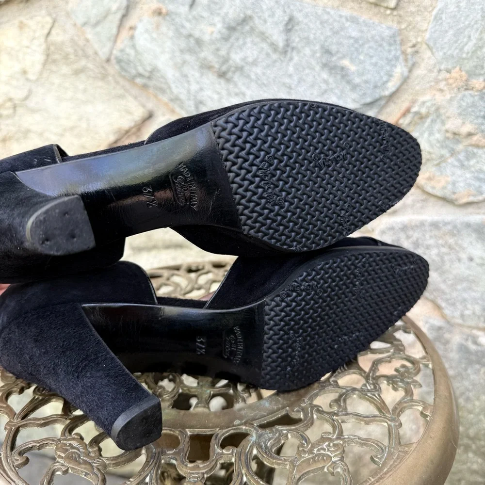 Gucci Vintage Black Suede Heels size 7